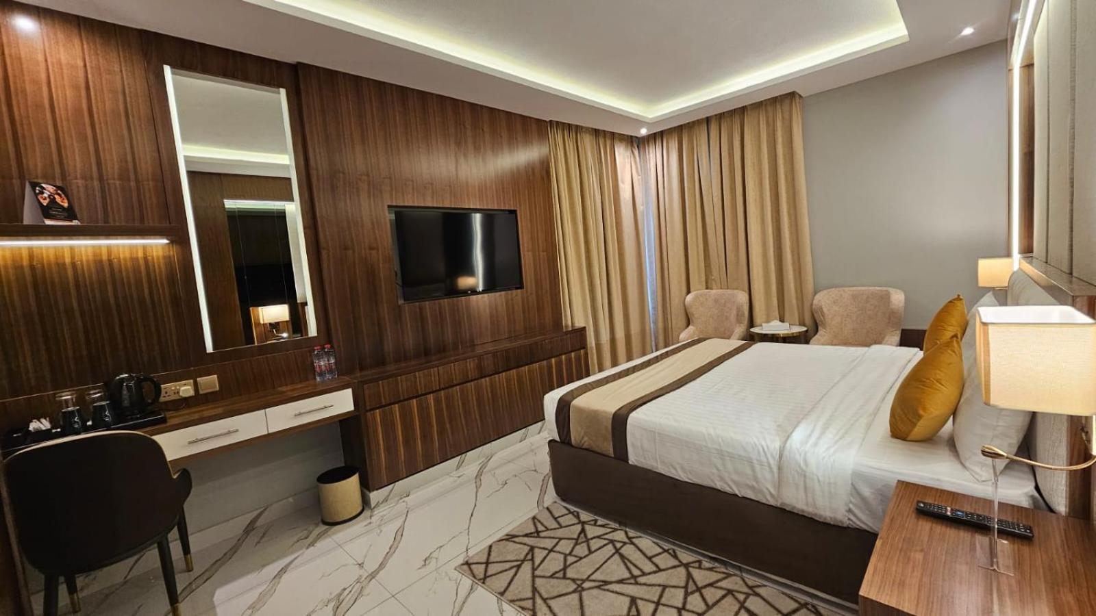Concorde Deira Hotel -Formerly Golden Tulip Deira Hotel Dubái Exterior foto